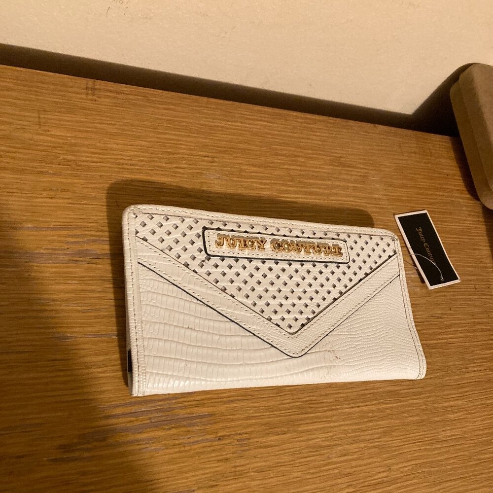 juicy couture white leather wallet Y2K